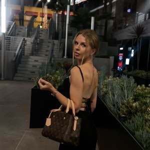 Viktoria …